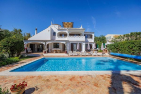 Luxury Villa, Very Close to Beach + Restaurants, WI FI, Heatable Pool.